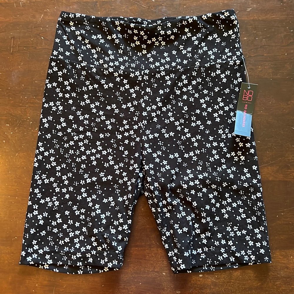 Nobo Size Small Black & White Floral Biker Shorts